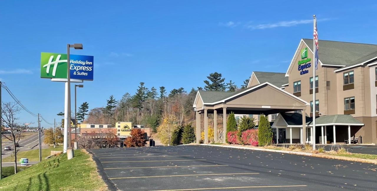 Holiday Inn Express & Suites Marquette By Ihg Exterior photo