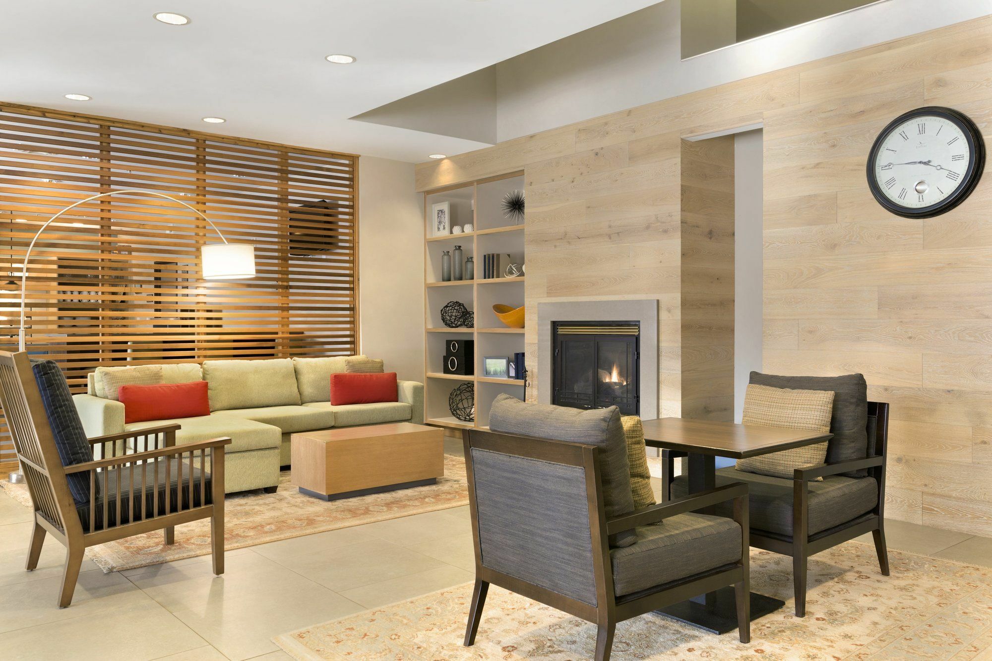 Holiday Inn Express & Suites Marquette By Ihg Exterior photo