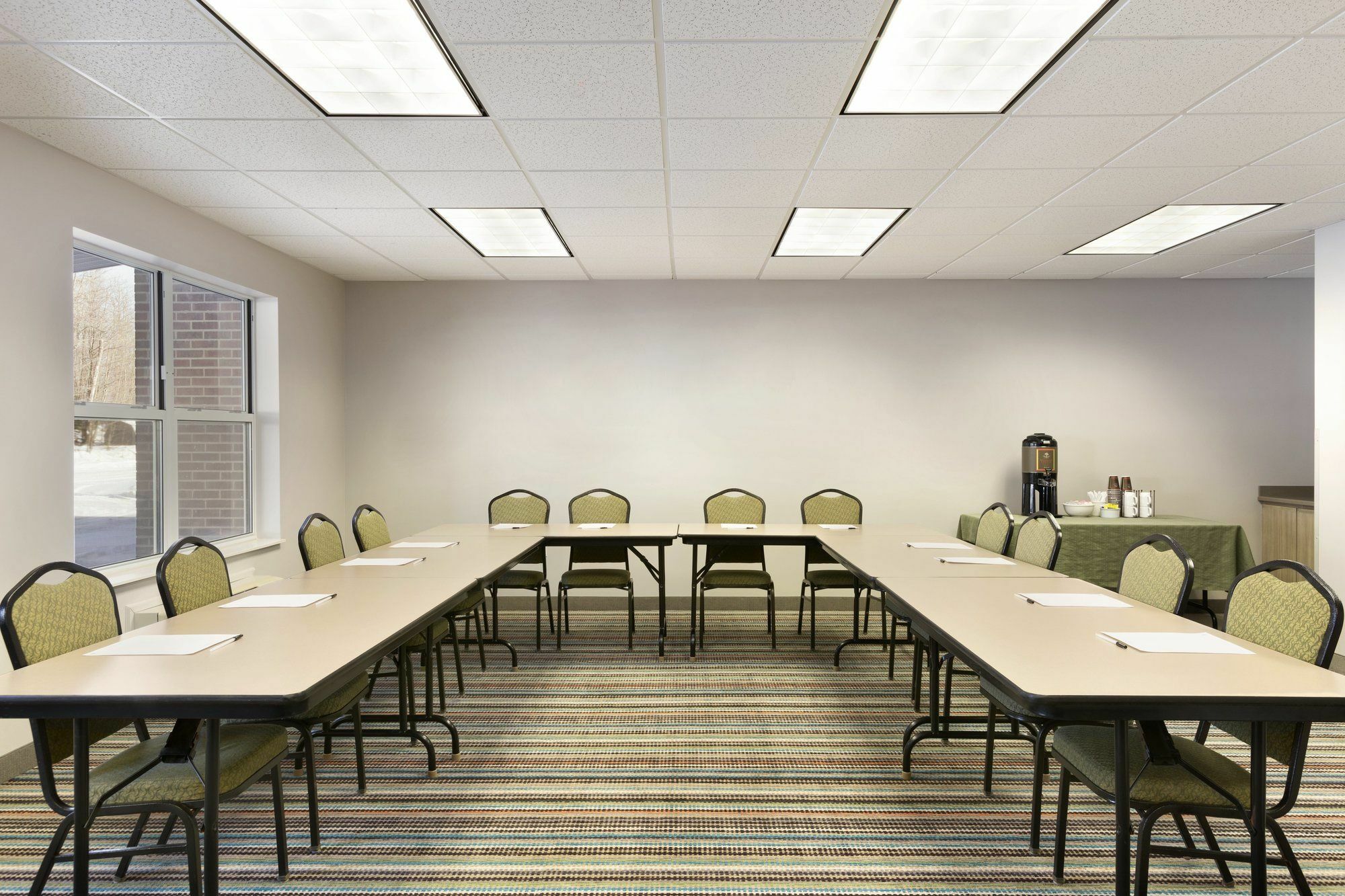 Holiday Inn Express & Suites Marquette By Ihg Exterior photo